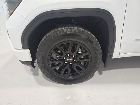 Used 2024 GMC Sierra 1500 Pro w/ Graphite Edition image 4