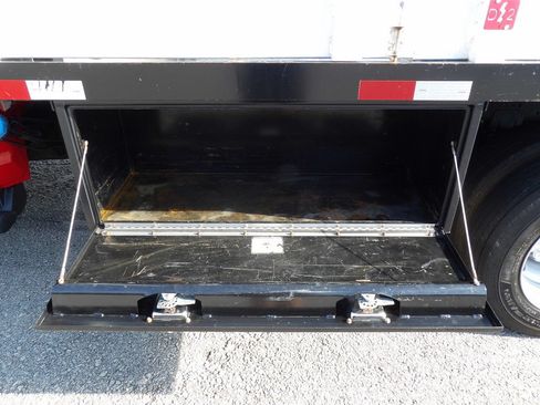 Used 2021 RAM 5500 Tradesman w/ Chrome Appearance Group RWD image 47