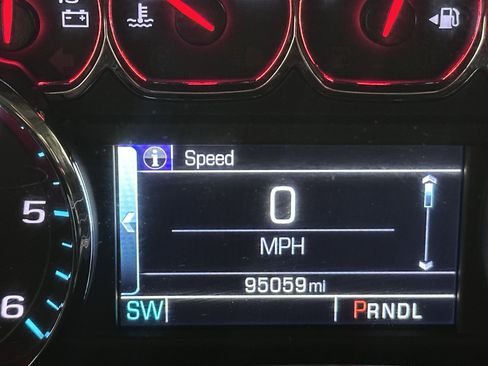 Used 2018 Chevrolet Silverado 1500 LT w/ All Star Edition image 38