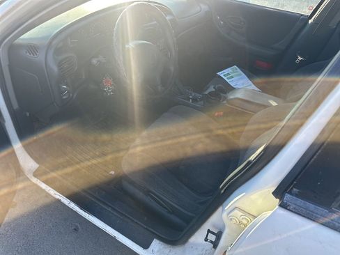 Used 2003 Pontiac Grand Prix SE image 5