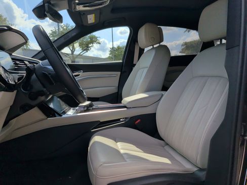 Used 2024 Audi Q8 e-tron Premium Plus w/ Premium Plus Package AWD/4WD image 15
