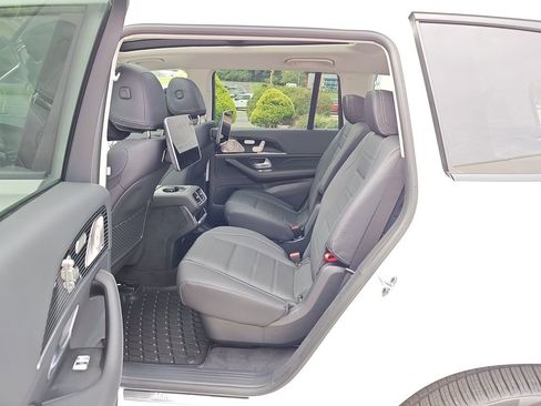 New 2026 Mercedes-Benz GLS 450 4MATIC image 11