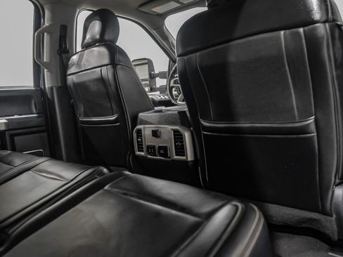 Used 2019 Ford F250 Lariat w/ Lariat Ultimate Package AWD/4WD image 37