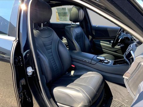 Used 2019 Mercedes-Benz S 560 4MATIC Sedan image 8