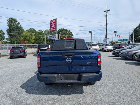 Used 2022 Nissan Frontier SV AWD/4WD image 8