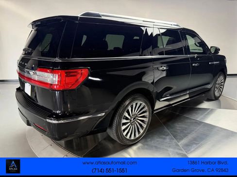 Used 2019 Lincoln Navigator L Reserve AWD/4WD image 2