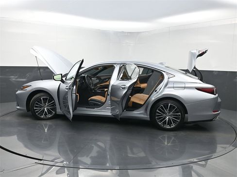 Used 2024 Lexus ES 350 w/ Premium Package image 39