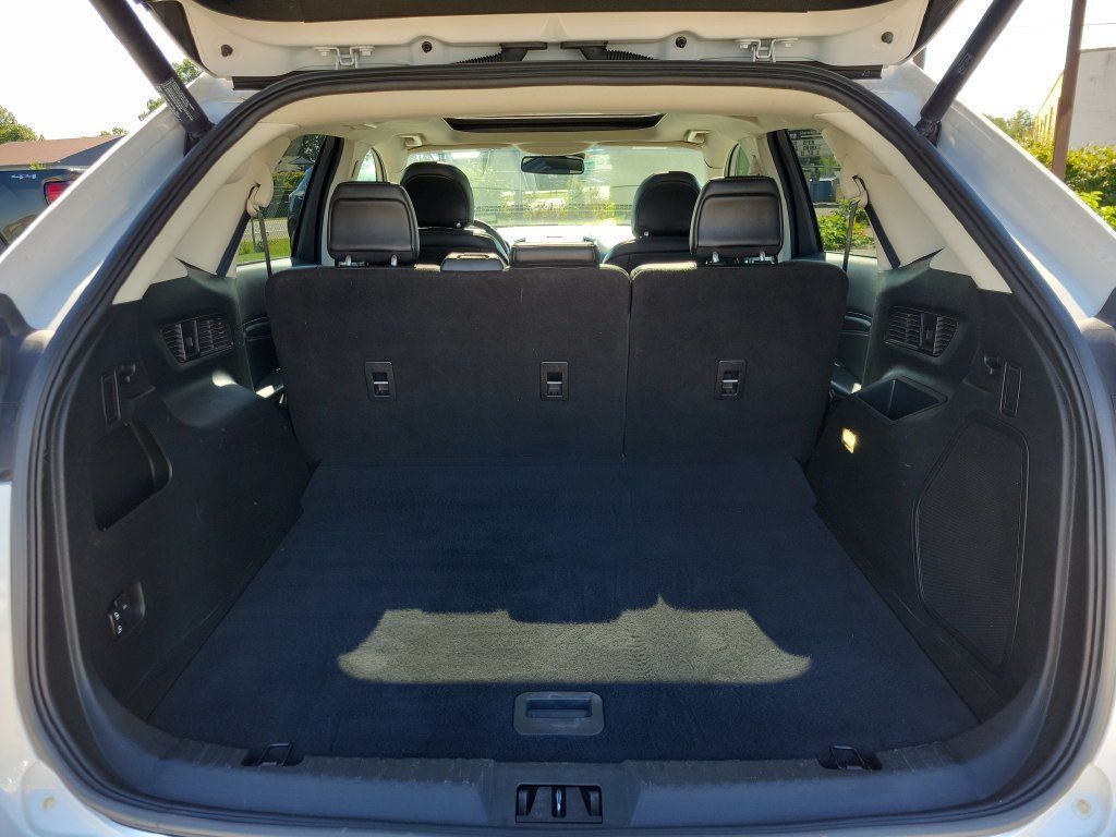 Used 2018 Ford Edge Titanium w/ Equipment Group 301A AWD/4WD image 7