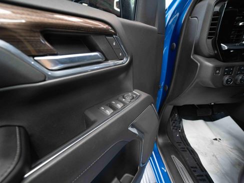 Used 2023 Chevrolet Silverado 1500 LT Trail Boss w/ Protection Package AWD/4WD image 7