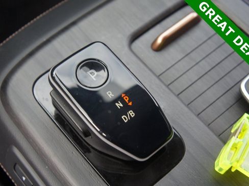 Used 2023 Nissan Ariya AWD image 20