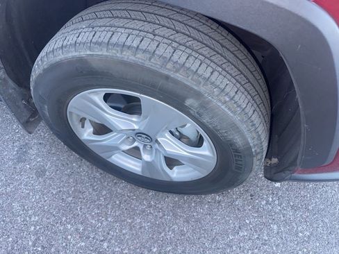 Used 2020 Toyota RAV4 XLE image 21