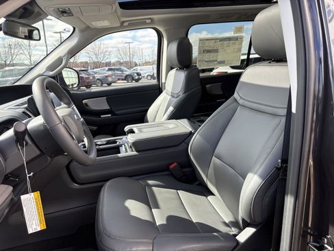 New 2026 Ford Expedition Active image 16