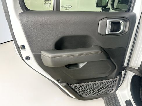 Used 2023 Jeep Wrangler Unlimited Sahara AWD/4WD image 26