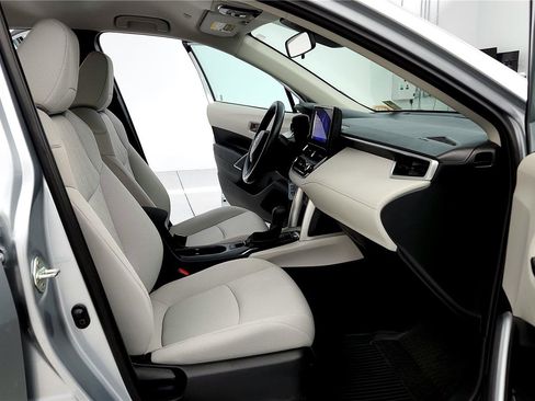 Certified 2023 Toyota Corolla Cross L image 25