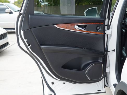 Used 2019 Lincoln Nautilus Reserve w/ Driver Assistance Package image 20