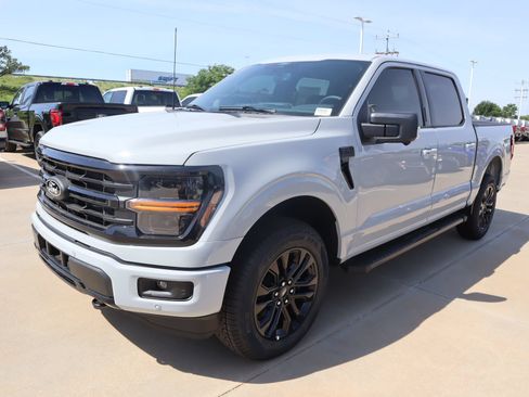 New 2026 Ford F150 XLT w/ Equipment Group 302A MID AWD/4WD image 11