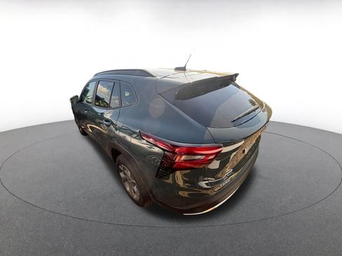 Used 2025 Chevrolet Trax LT w/ LT Convenience Package image 5