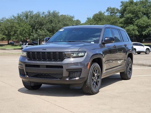 New 2025 Jeep Grand Cherokee L Altitude image 2