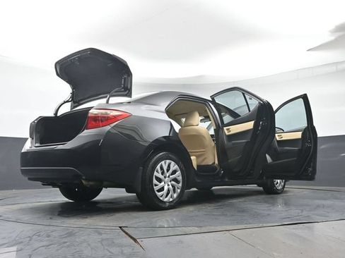Used 2017 Toyota Corolla LE w/ Carpet Mat Package (TMS) FWD image 44