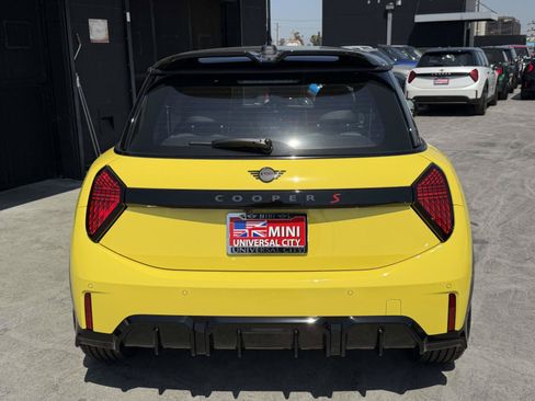 New 2026 MINI Cooper S FWD image 4