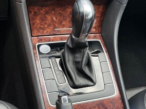 Used 2013 Volkswagen Passat TDI SEL Premium image 21