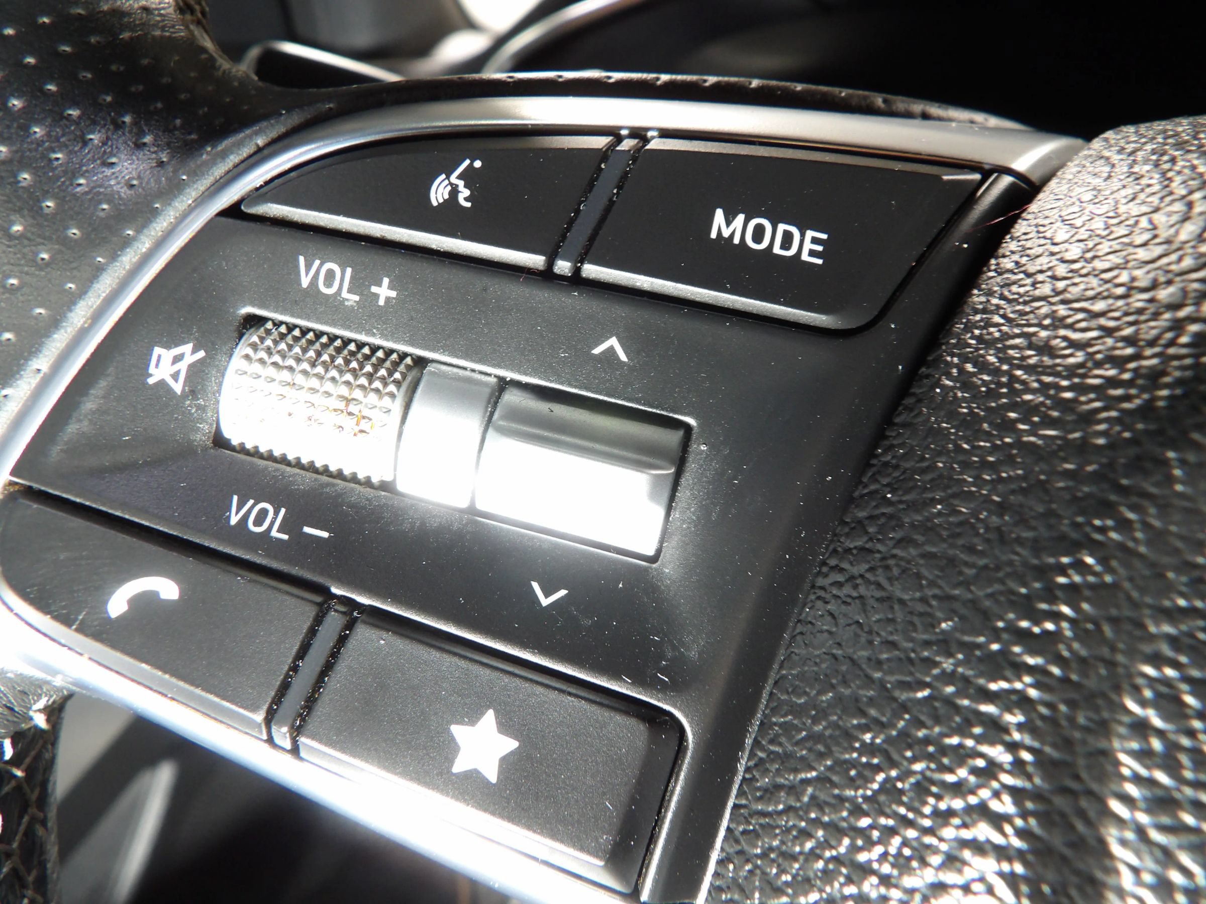 Used 2023 Genesis G70 2.0T AWD/4WD image 22