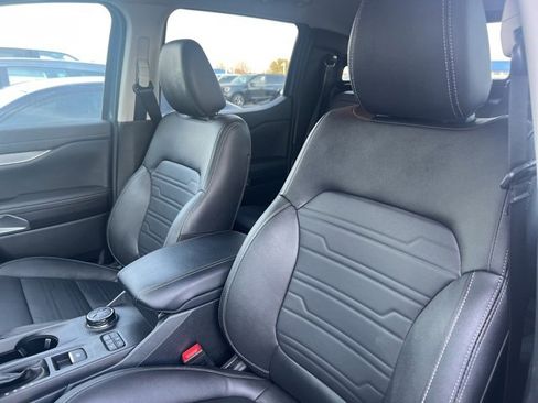 Used 2025 Ford Ranger Lariat w/ Trailer Tow Package image 8