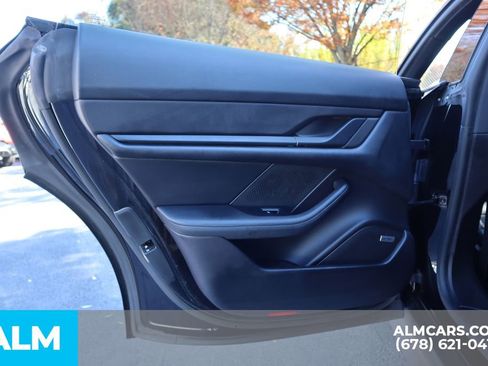 Used 2021 Porsche Taycan image 19