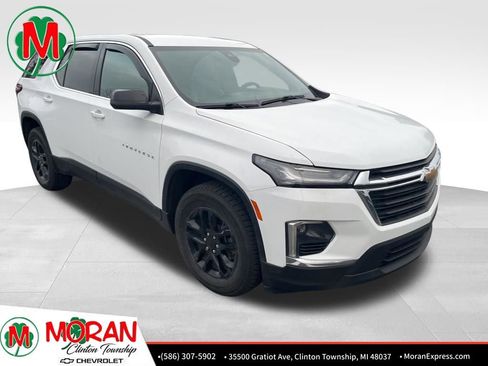 Used 2022 Chevrolet Traverse LS image 1