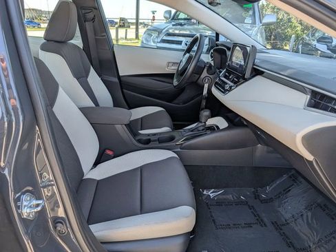 Used 2025 Toyota Corolla LE FWD image 30