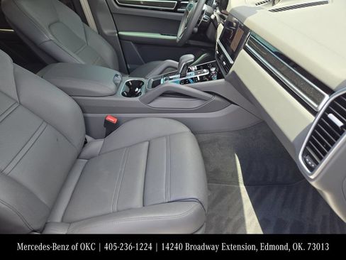 Used 2023 Porsche Cayenne S AWD/4WD image 11