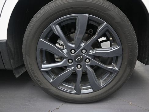 Used 2023 Chevrolet Equinox RS FWD image 10