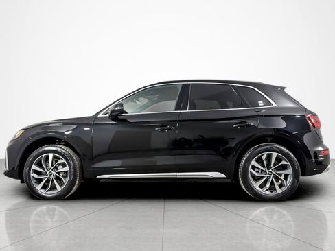 Used 2023 Audi Q5 2.0T Premium w/ Convenience Package AWD/4WD image 2