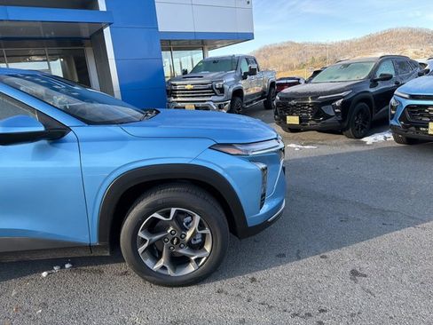 New 2026 Chevrolet Trax LT image 2