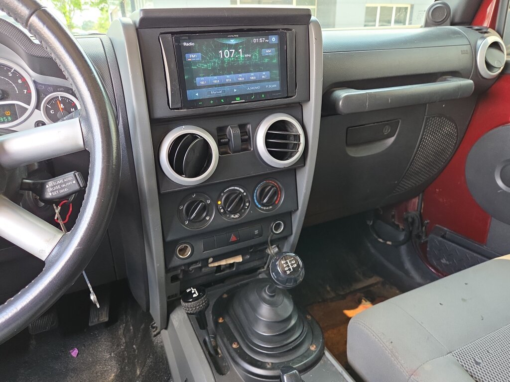Used 2008 Jeep Wrangler Sahara w/ Dual Top Group AWD/4WD image 22