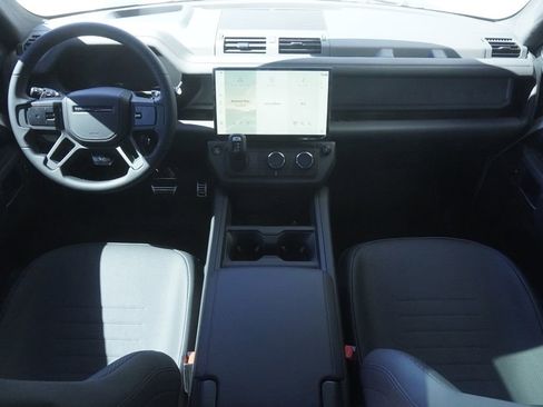 New 2026 Land Rover Defender 110 OCTA image 9