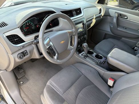 Used 2016 Chevrolet Traverse LT FWD image 19