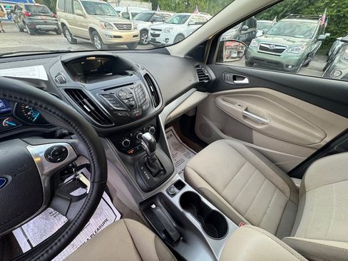 Used 2015 Ford Escape SE FWD image 15