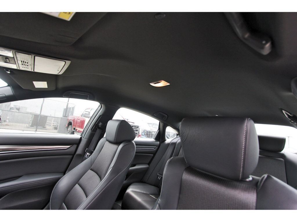 Used 2018 Honda Accord Sport image 27
