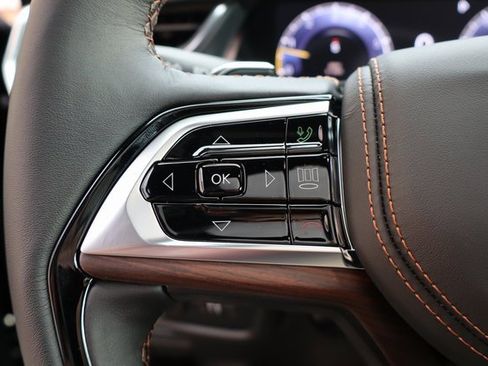 New 2025 Jeep Grand Cherokee Summit w/ Obsidian Package image 15