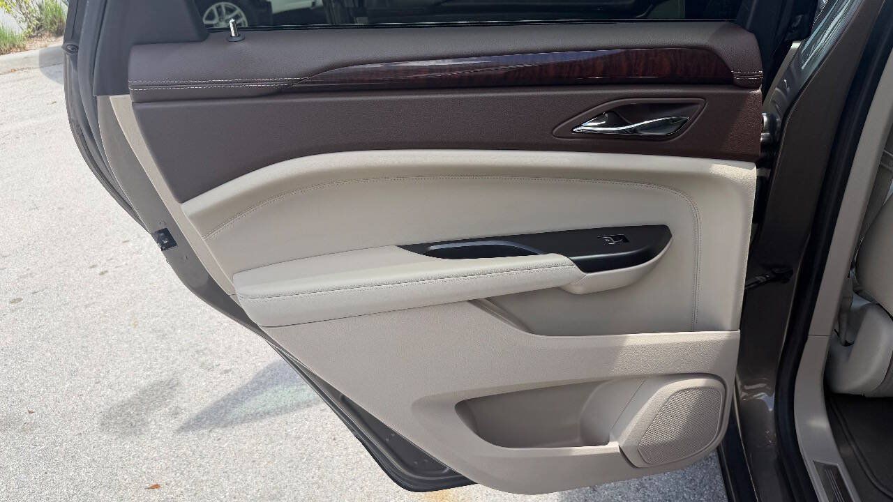 Used 2014 Cadillac SRX Luxury w/ Driver Awareness Package FWD image 19