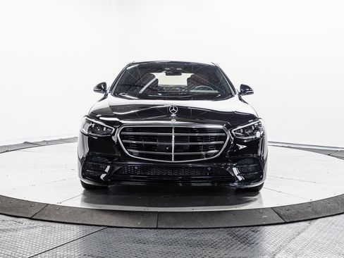 Used 2022 Mercedes-Benz S 580 4MATIC Sedan image 2