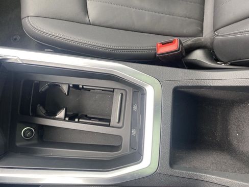 Used 2021 Audi e-tron Premium w/ Convenience Plus Package image 19