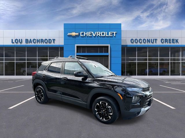 Used 2021 Chevrolet TrailBlazer LT w/ Convenience Package AWD/4WD image 2
