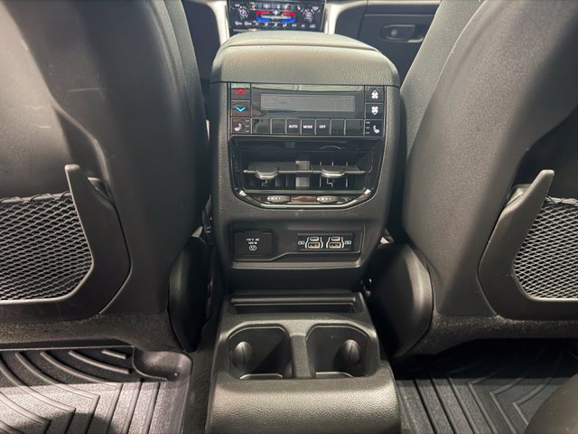 Used 2023 Jeep Grand Cherokee L Limited AWD/4WD image 32