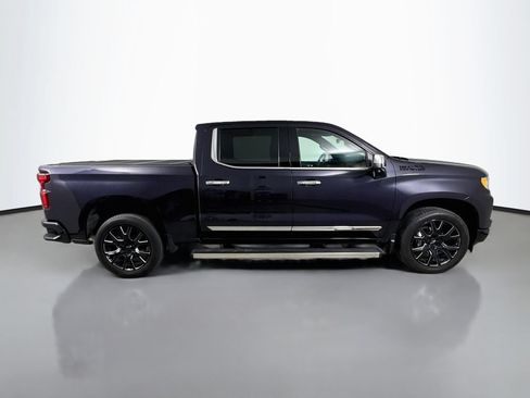 Used 2022 Chevrolet Silverado 1500 High Country w/ Technology Package AWD/4WD image 8
