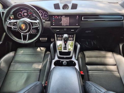 Used 2022 Porsche Cayenne GTS AWD/4WD image 18