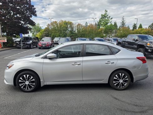 Used 2016 Nissan Sentra S FWD image 3