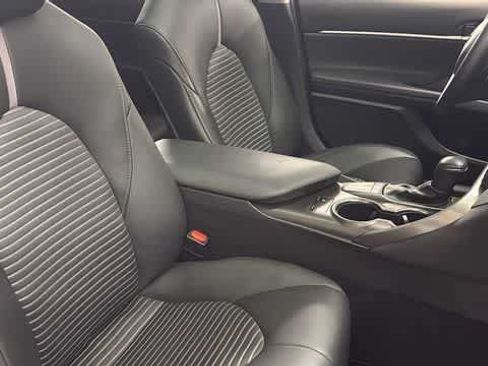 Used 2023 Toyota Camry SE w/ Cold Weather Package FWD image 32