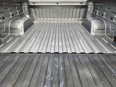 Used 2025 Chevrolet Silverado 1500 LT RWD image 32
